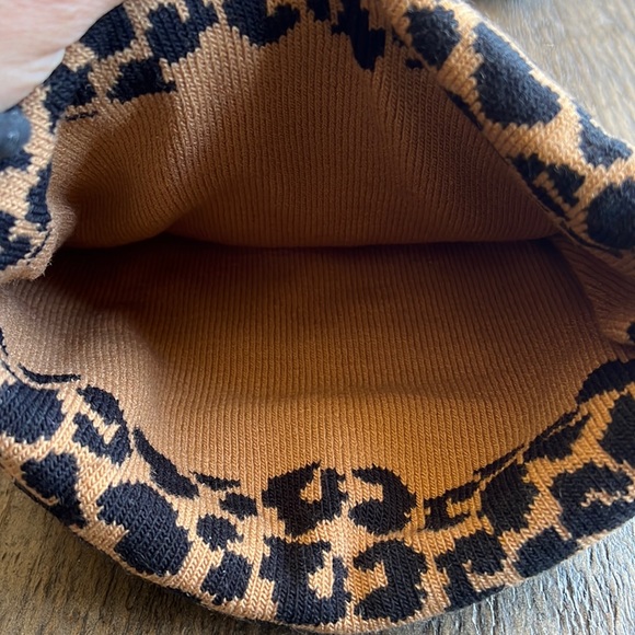 Vans Women’s Breakin Curf beanie-tan and black cheetah print. NWT - Picture 5 of 11
